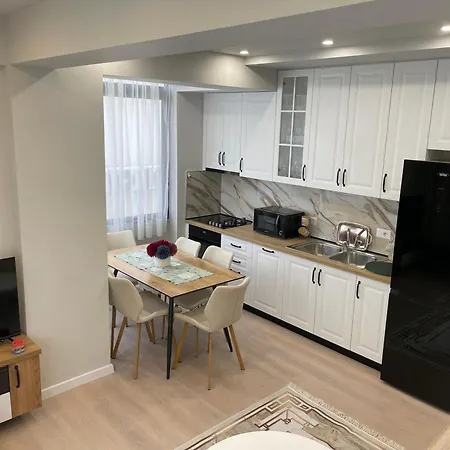 דירה Jetmira's Cozy Haven *