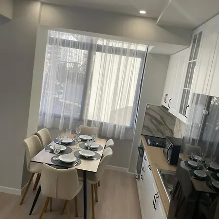 Jetmira's Cozy Haven * Durrës