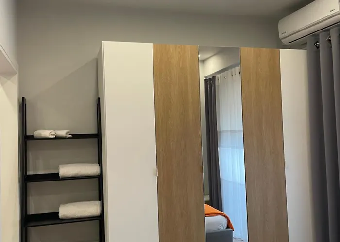 Jetmira's Cozy Haven Apartment