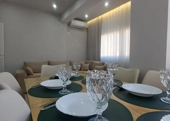 Jetmira's Cozy Haven Apartment *